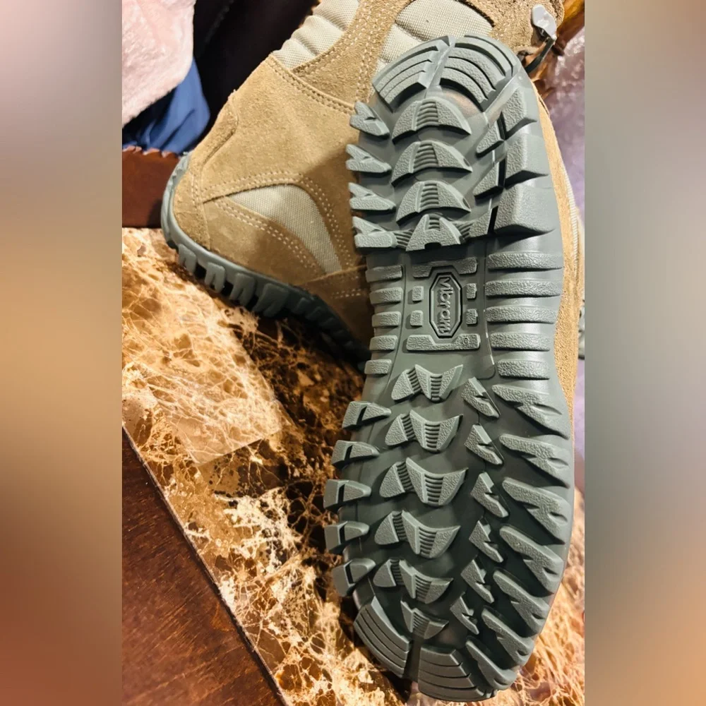 Boots - Picture 5 of 7